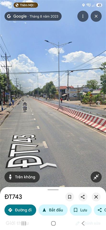 Mặt tiền dt743 1040, vuông đẹp, kinh doanh buôn bán tốt.