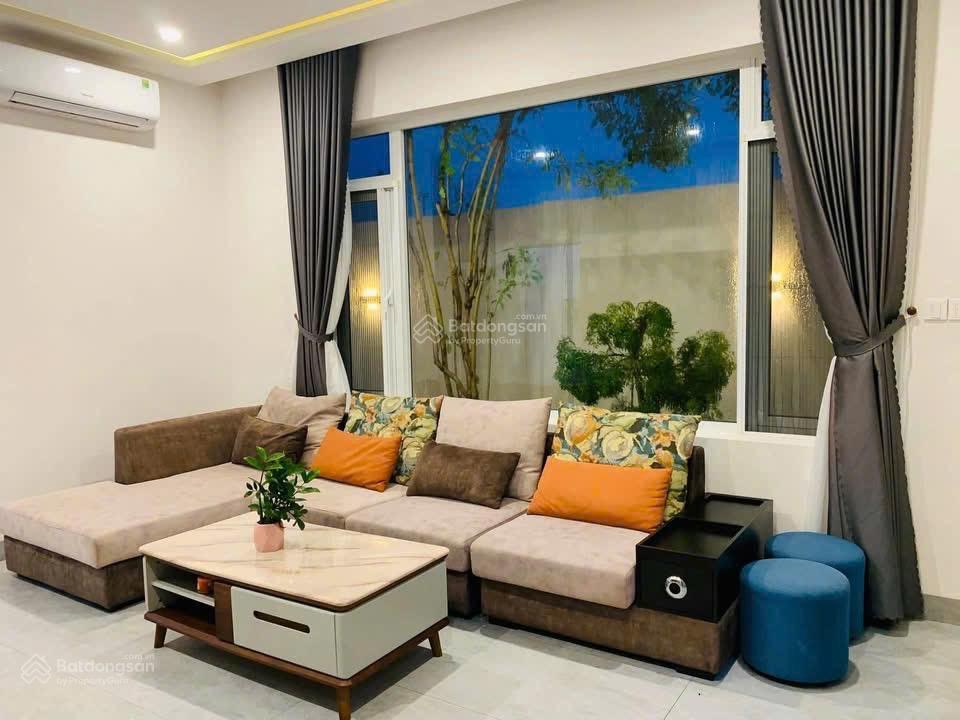 Cho thuê biệt thự 4pn có hồ bơi khu nam hoà xuân, có sân vườn, phòng xông hơi
