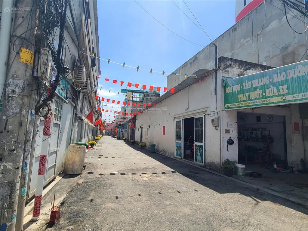 Mua đất tặng nhà, giá rất rẻ hxh lò lu ngay cạnh vin q9, giá chưa đến 56tr/m2