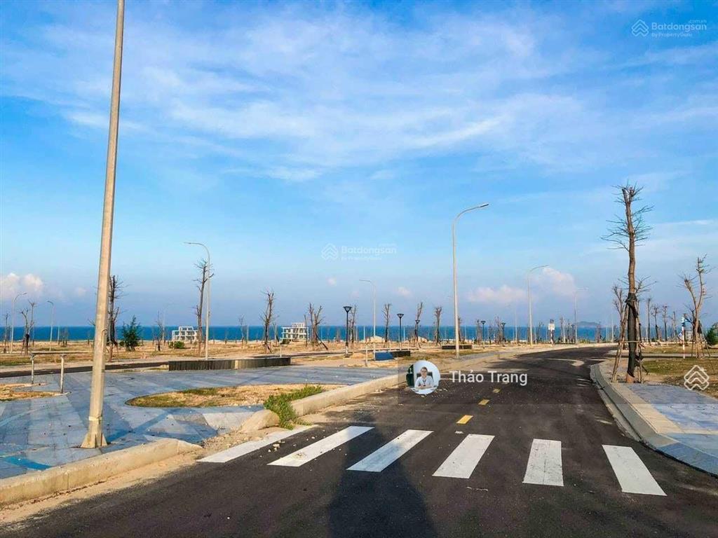 Bán gấp đất biển nhơn hội new city sát biển giá 1 tỷ 3 .  0942 776 ***