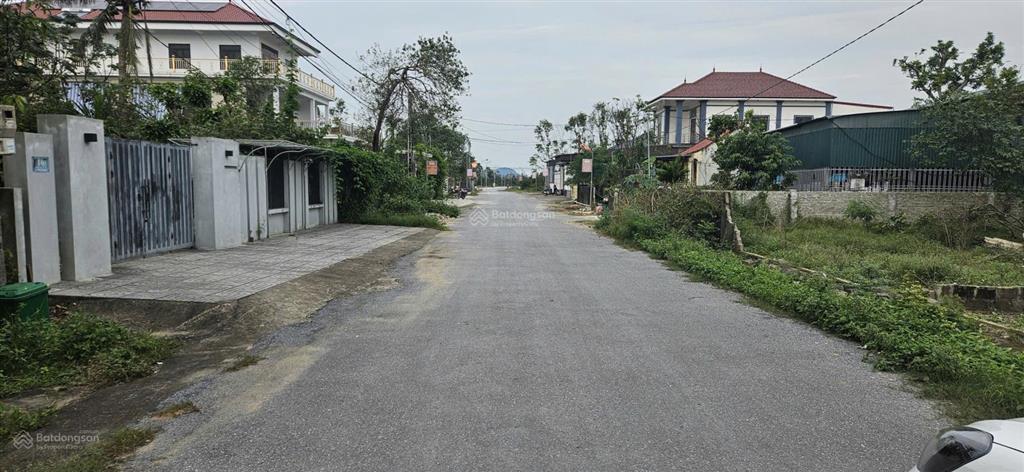 Đất gần đường 30m , mặt đường lam sơn thảm nhựa 15m  kinh doanh tốt nghi hòa cửa lò