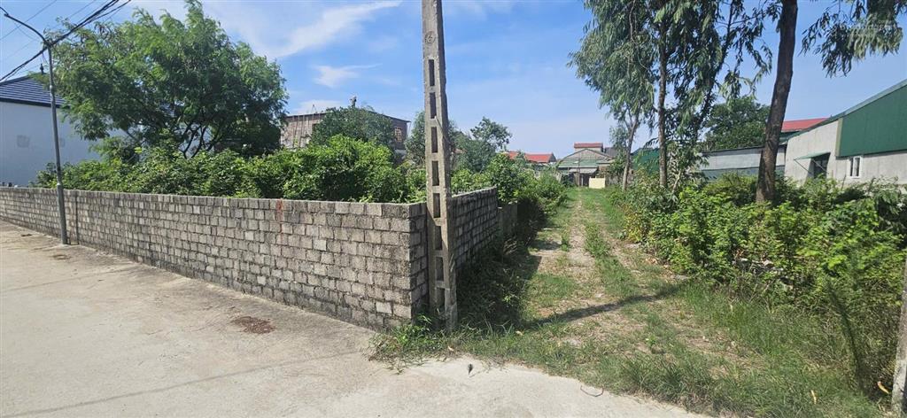 1 tỷ 050 tr lô góc 2 mặt tiền đường 2 oto tránh nhau nghi hòa cửa lò