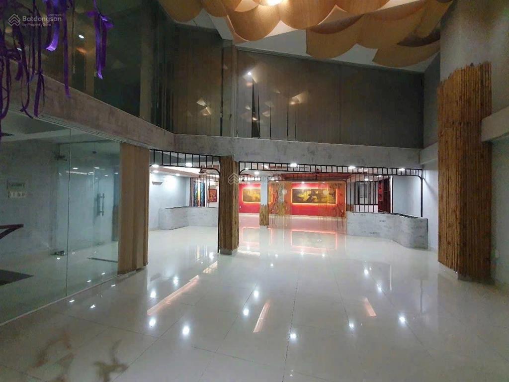 Chỉ với 15,9 tỷ anh chị sở hữu nhà 4 tầng mặt phố bàn cờ vị trí kinh doanh  trung tâm nha trang