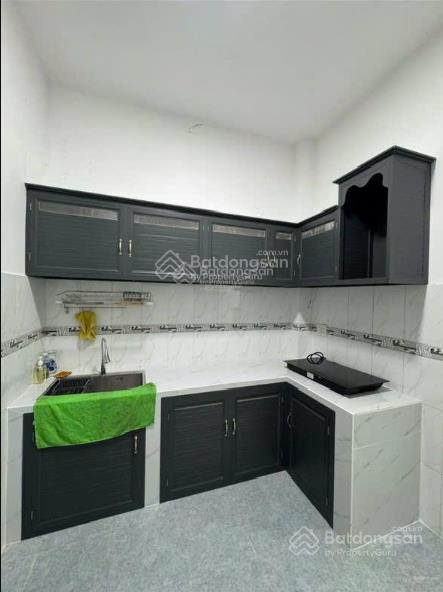 Nhà nguyên căn cho thuê vào ở ngay cạnh giáo xứ chợ quán, hẻm thông nguyễn trãi