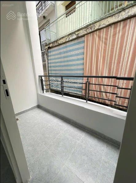 Nhà nguyên căn cho thuê vào ở ngay cạnh giáo xứ chợ quán, hẻm thông nguyễn trãi