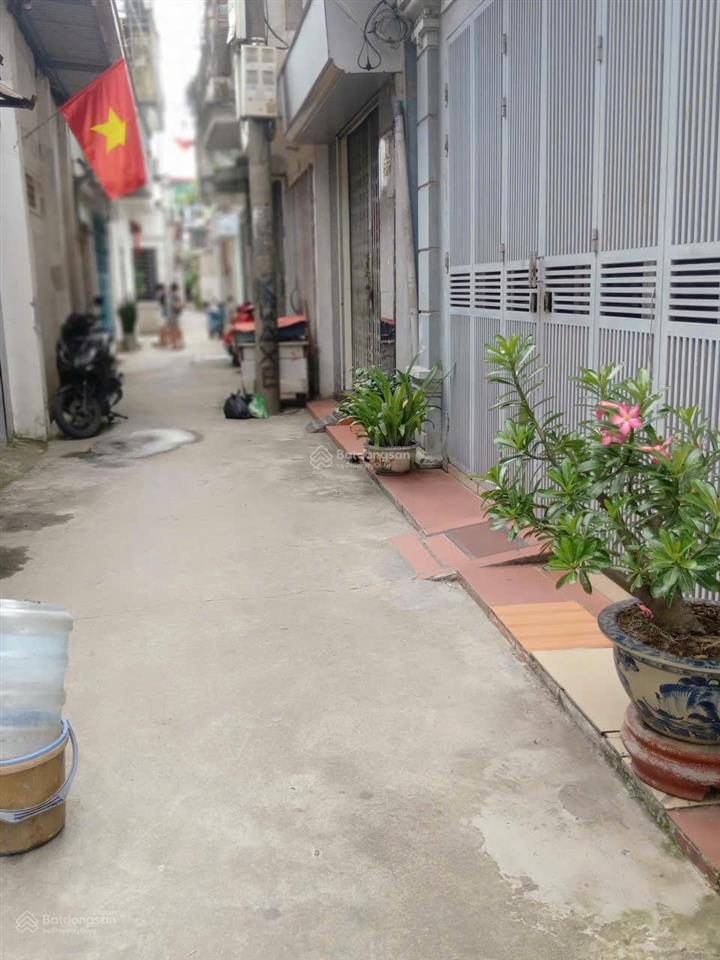 Cho thuê nhà nguyên căn ngõ đội văn, trại chuối, hồng bàng, hải phòng.  0818 090 ***