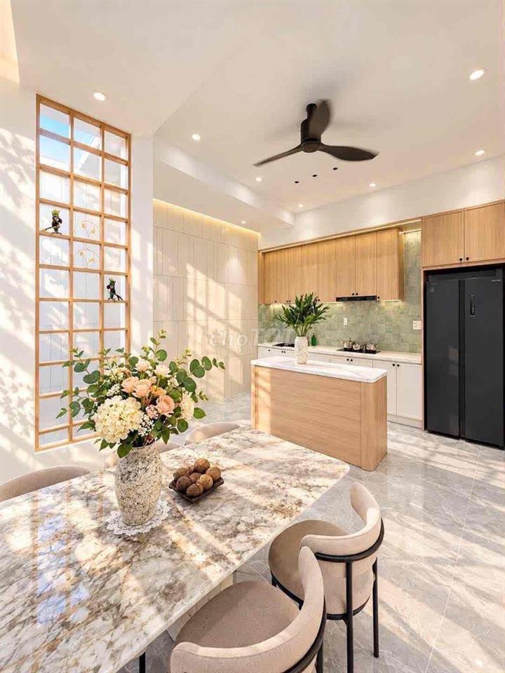 Gia đình định cư nước ngoài bán gấp villa mini 4 tầng
