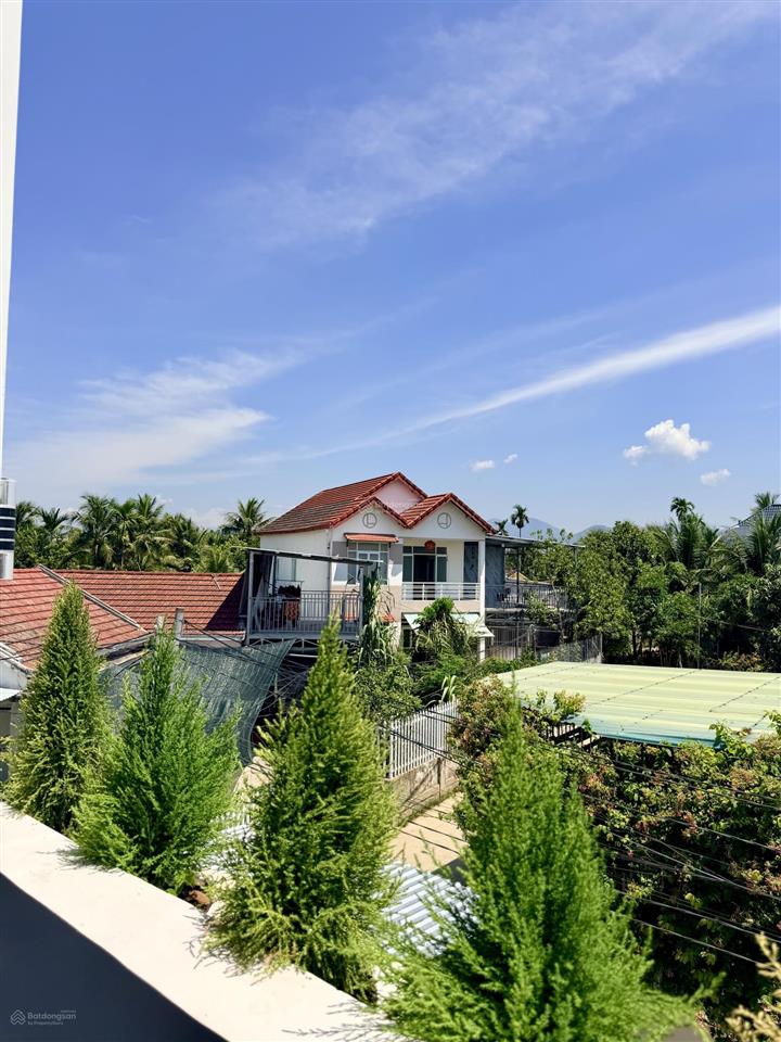 Nhà mới đường ô tô 7 chỗ thông mặt tiền xóm tháp 2 diên phú gần nha trang