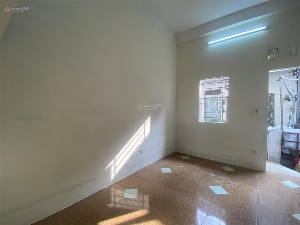 Cho thuê phòng vskk, có gác xép, giờ tự do, không chung chủ, ở luôn tại xuân la.  0988 823 ***