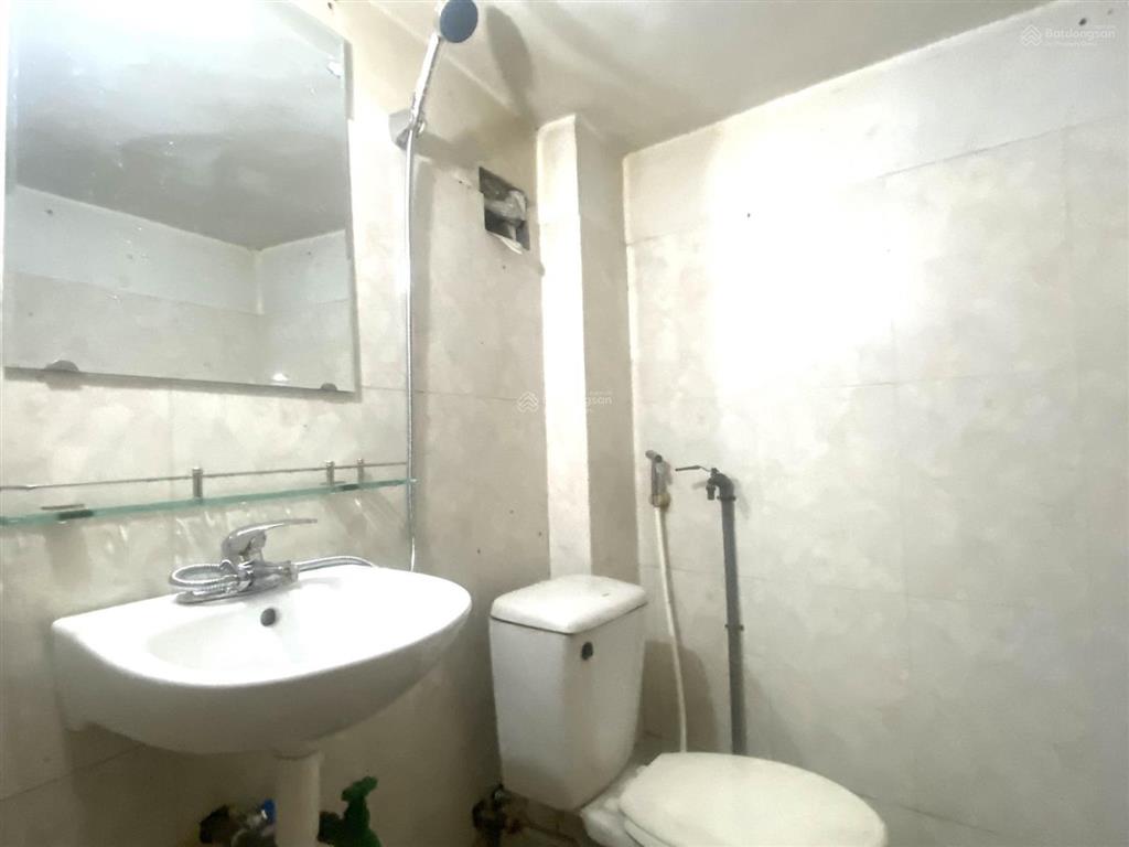 Cho thuê phòng vskk, có gác xép, giờ tự do, không chung chủ, ở luôn tại xuân la.  0988 823 ***