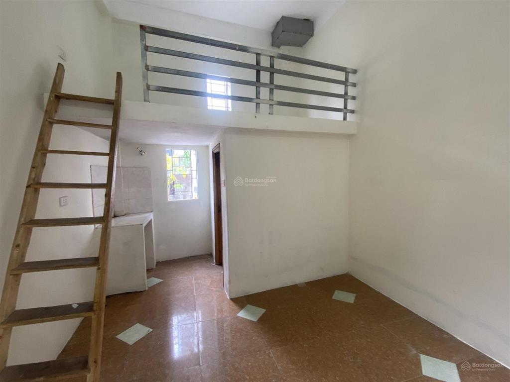 Cho thuê phòng vskk, có gác xép, giờ tự do, không chung chủ, ở luôn tại xuân la.  0988 823 ***