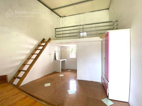 Cho thuê phòng vskk, có gác xép, giờ tự do, không chung chủ, ở luôn tại xuân la.  0988 823 ***