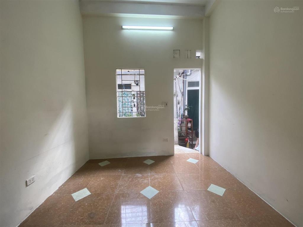 Cho thuê phòng vskk, có gác xép, giờ tự do, không chung chủ, ở luôn tại xuân la.  0988 823 ***