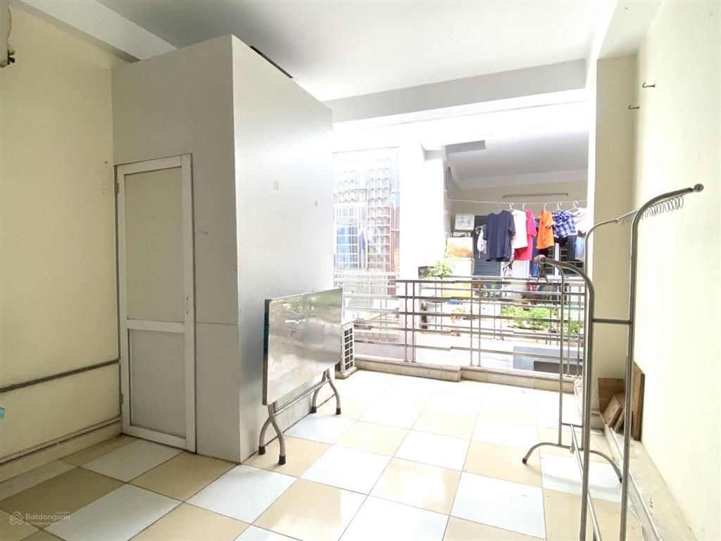 Cho thuê phòng 30m2 full đồ rẻ đẹp, vs khép kín, giờ tự do, không chung chủ.  0988 823 ***