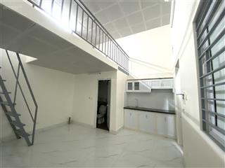 Cho thuê nhà cấp 4 mới đẹp, vskk, gác xép 2m, đủ tiện ích, giờ tự do ở xuân la.  0988 823 ***