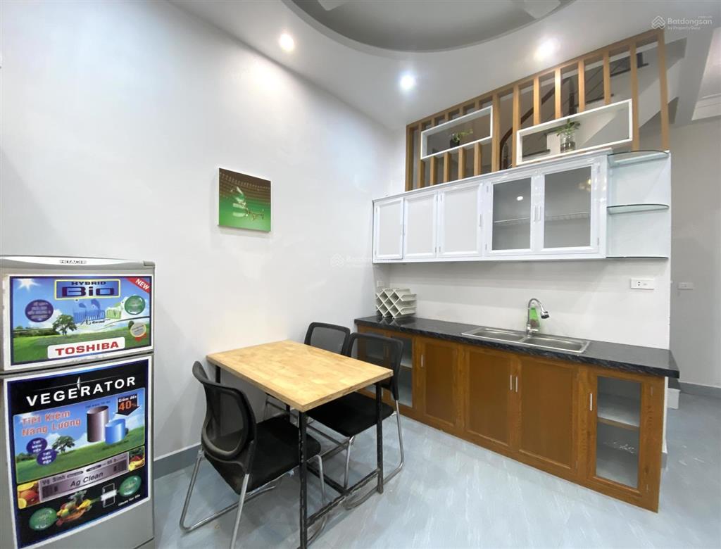Cho thuê nhà riêng 35m2 (3 tầng+1 tum) xuân lavõ chí công mới xây full đồ, ở luôn.  0988 823 ***