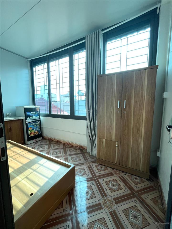 Cho thuê ccmn 3tr mới, full đồ, giờ tự do, ko chung chủ ở nguyễn hoàng tôn.  0988 823 ***
