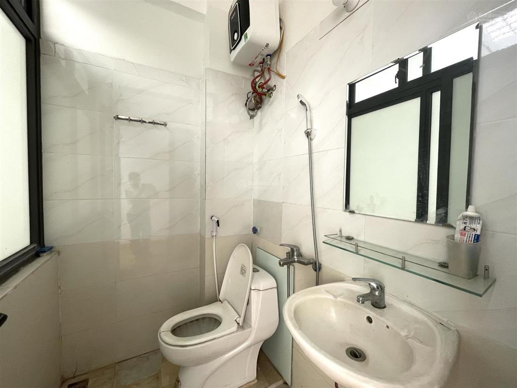 Cho thuê ccmn 3tr mới, full đồ, giờ tự do, ko chung chủ ở nguyễn hoàng tôn.  0988 823 ***