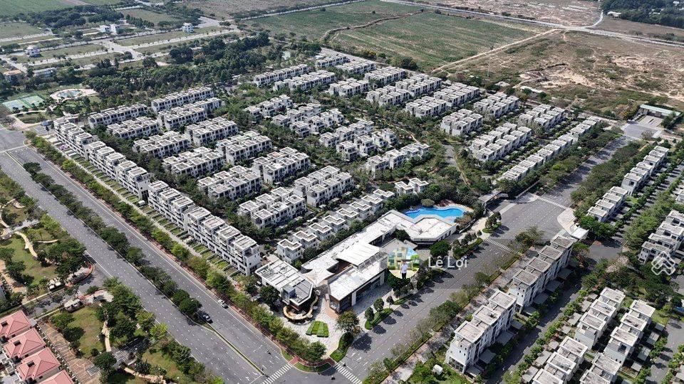 Cần bán căn góc big town 3 mặt thoáng trước sau dự án swanpark,cạnh nút lên xuống vđ3 và đi sân bay