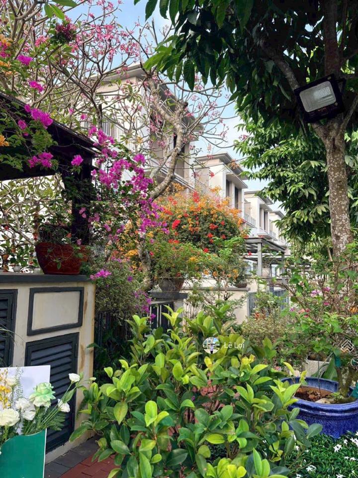Nhà swanpark góc công viên có dòng tiền cho thuê 20tr/tháng cần bán. vị trí rất đẹp, nội thất xịn