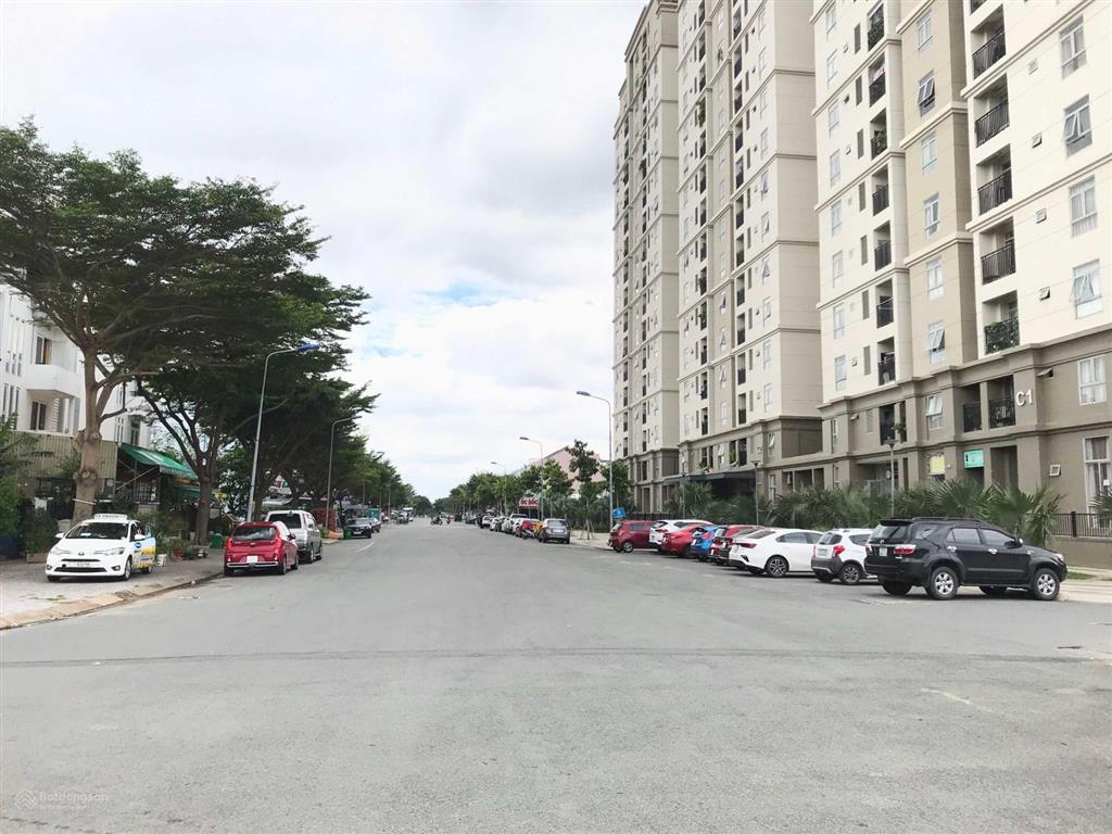 Bán đất mặt tiền đường 30m, kdc gia hòa  khang điền, dt 7x25m giá 125tr/m2 vị trí kinh doanh tốt