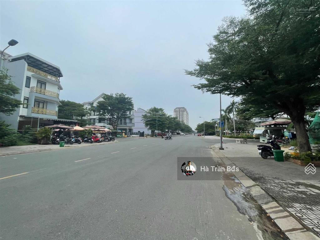 Bán đất mặt tiền đường 30m, kdc gia hòa  khang điền, dt 7x25m giá 125tr/m2 vị trí kinh doanh tốt