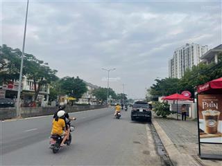 Cho thuê nhà xưởng mặt tiền đường liên phường, phước long b. dt 10x20m giá 35tr/th, đã ngăn phòng