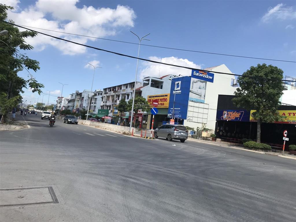 Cho thuê nhà mặt tiền đường liên phường, dt 5x20m, 1 trệt 3 lầu, giá 25tr/th