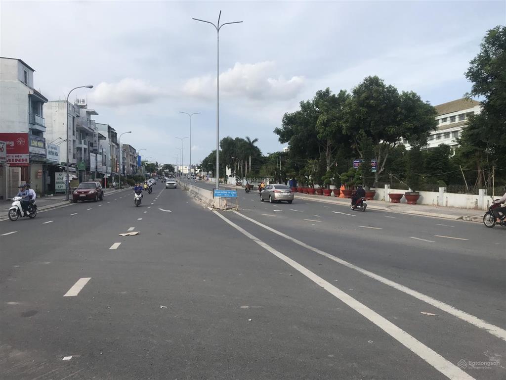 Cho thuê nhà mặt tiền đường liên phường, dt 5x20m, 1 trệt 3 lầu, giá 25tr/th