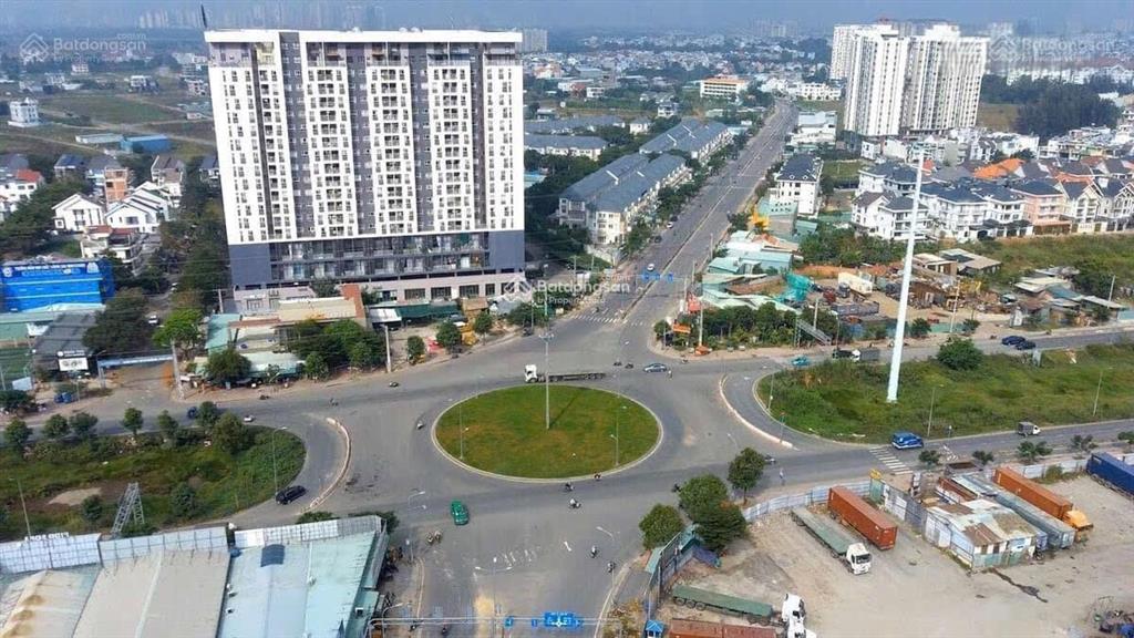 Cho thuê biệt thự sân vườn căn góc mt liên phường. dt 8.5m, dài 21m, 1 trệt 2 lầu, giá 45tr/th