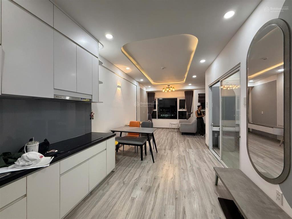 Cho thuê căn hộ 2 pn, 1 wc, có sân phơi, nội thất đầy đủ, nhà mới, đẹp tuyệt vời. giá 8tr/th