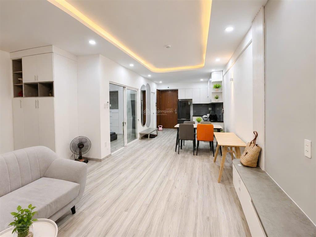Cho thuê căn hộ 2 pn, 1 wc, có sân phơi, nội thất đầy đủ, nhà mới, đẹp tuyệt vời. giá 8tr/th