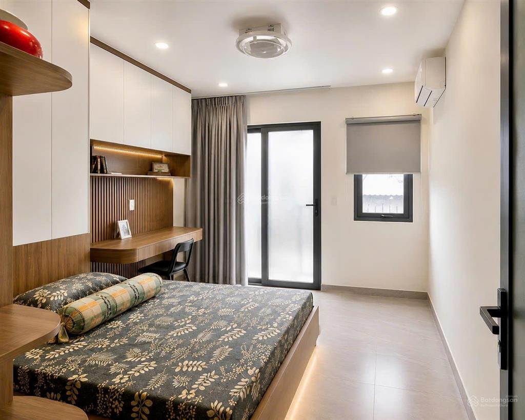 Bán gấp nhà 2 mặt tiền đường tây hòa, dt 60m2, giá 5,99 tỷ, ô tô đậu trong nhà.