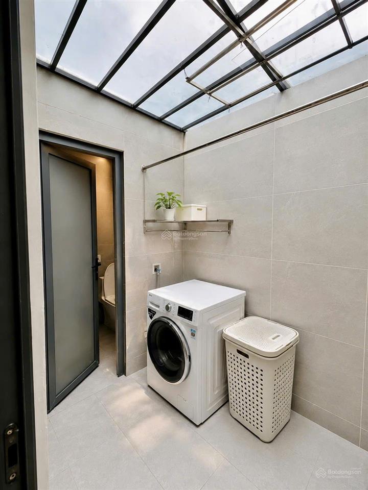 Bán gấp nhà 2 mặt tiền đường tây hòa, dt 60m2, giá 5,99 tỷ, ô tô đậu trong nhà.