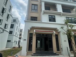 Chuyển nhượng rất gấp căn 96m, xẻ khe, một căn duy nhất, giá tốt nhất dự án vinhomes đan phượng.