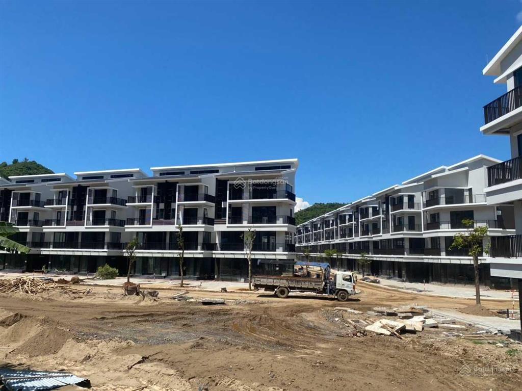 Bán gấp căn liền kề xẻ khe 96m2, mặt tiền 6m, phân khu a3 cát bà amatina, giá đầu tư hợp lý
