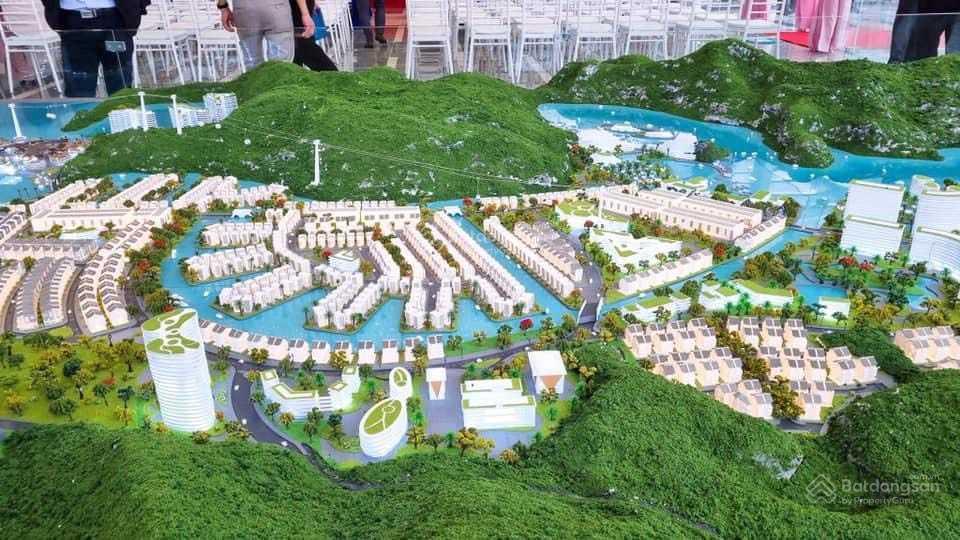Bán gấp căn liền kề xẻ khe 96m2, mặt tiền 6m, phân khu a3 cát bà amatina, giá đầu tư hợp lý