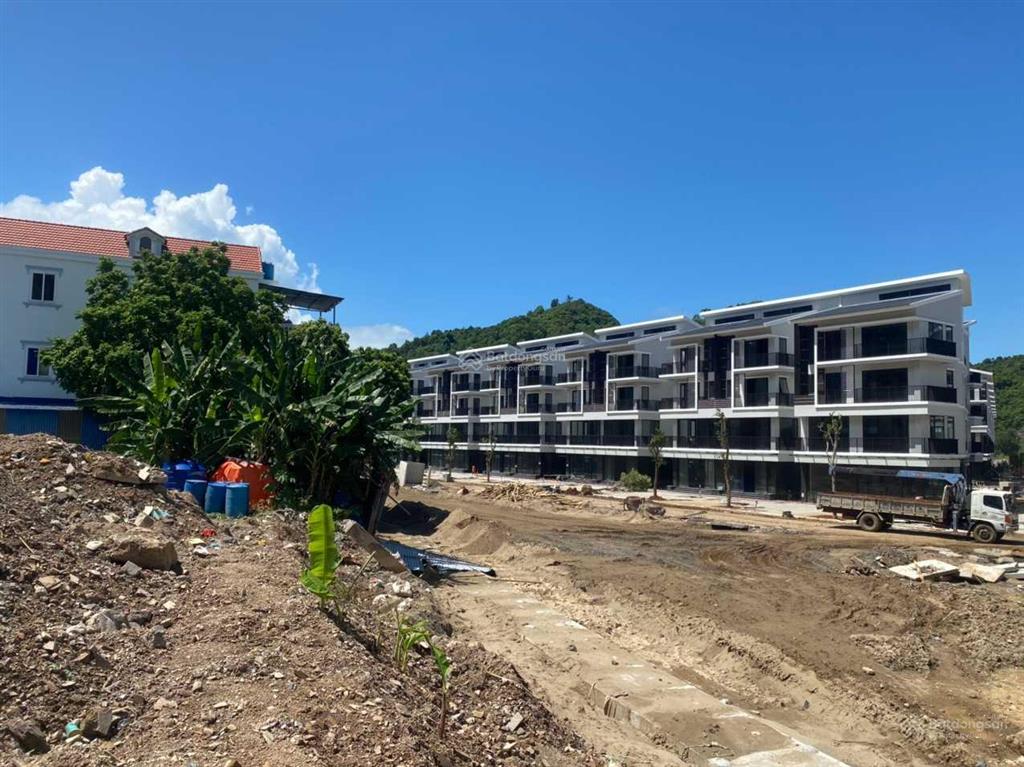 Bán gấp căn liền kề xẻ khe 96m2, mặt tiền 6m, phân khu a3 cát bà amatina, giá đầu tư hợp lý