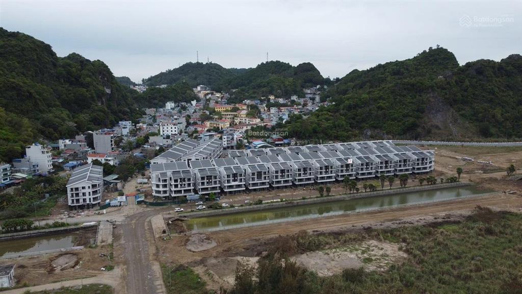 Chính chủ bán gấp căn liền kề 96m2, căn khe thoáng, giá đầu tư tốt