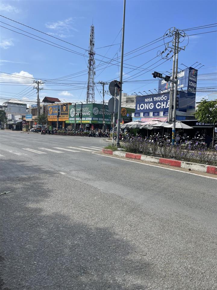 Tôi chính chủ bán 5428m2 đất mặt xã đông thạnh. giá 2.9 tỷ/1000m2.thuộc xã tân tập tỉnh tây ninh.