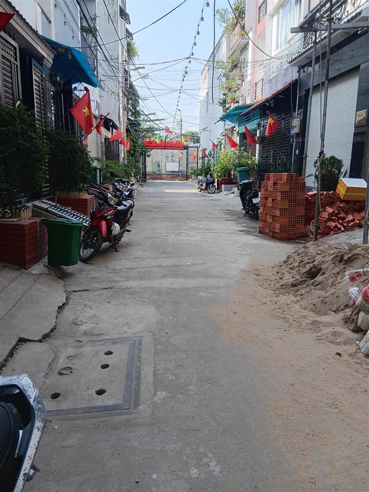 Bán nhà 1 lửng 3 lầu ngay cổng vạn phúc city thủ đức. giá 8.7 tỷ