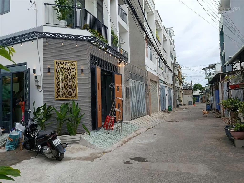 Chính chủ cần bán gấp nhà 3 lầu. giá 5.99 tỷ phường bình chiểu tp thủ đức