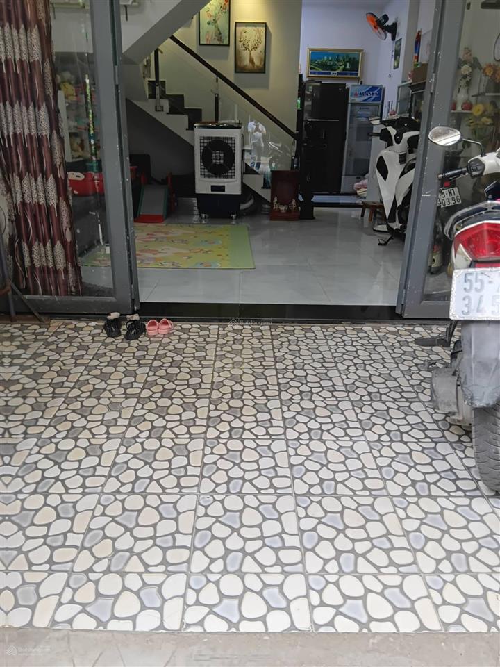 Bán gấp nhà 2 tầng. giá 4.4 tỷ hẻm xe hơi tp thủ đức