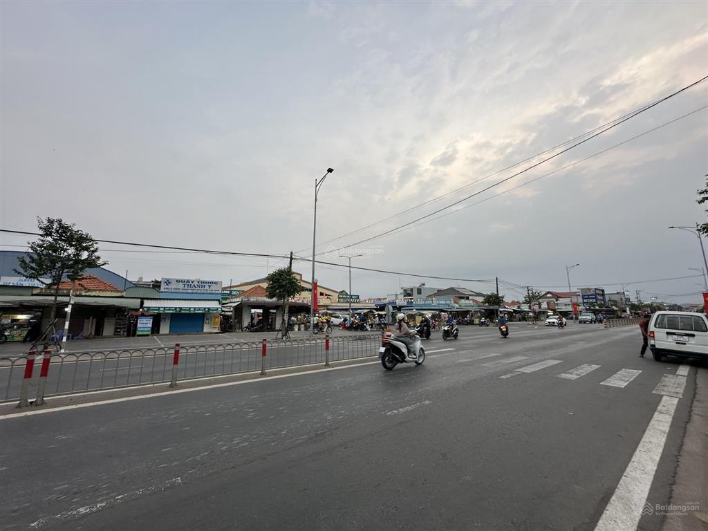 Cho thuê 15m mặt tiền cmt8, biên hoà, 400m2, vị trí đắc địa