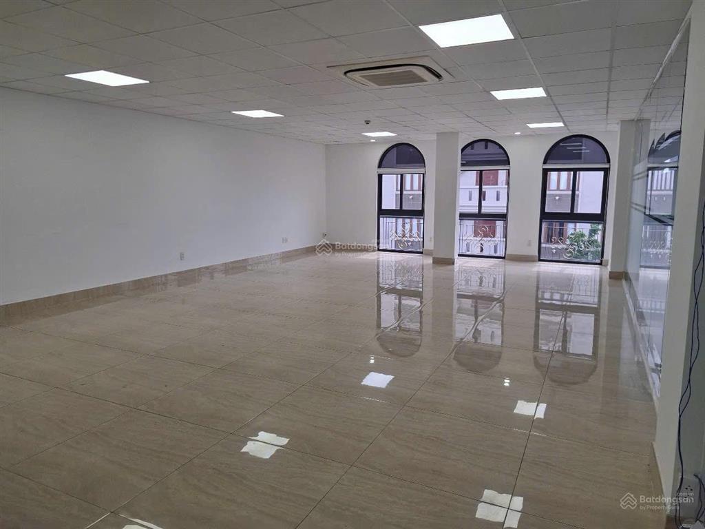 Cho thuê tòa nhà văn phòng góc 2 mặt tiền, phường an phú, quận 2, 5 lầu, dtsd 1500m2