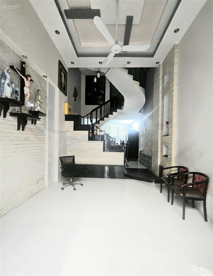 Bán nhà mặt tiền nguyễn xuân khoát, gần ngã 4 đắc địa, 1 trệt, lửng + 4 lầu