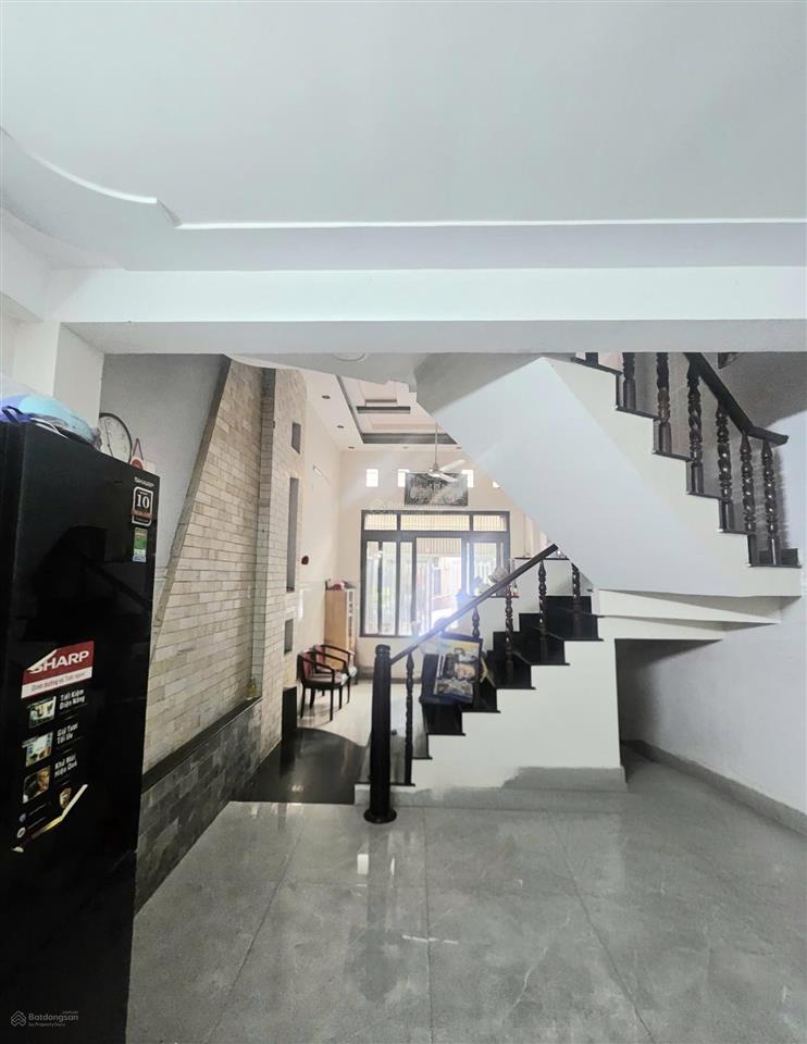 Bán nhà mặt tiền nguyễn xuân khoát, gần ngã 4 đắc địa, 1 trệt, lửng + 4 lầu