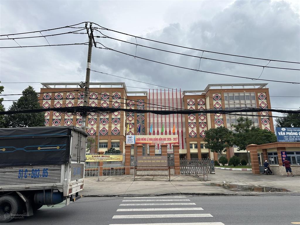 Cho thuê 31m mặt tiền lê văn việt, 2000m2, tổng dt sàn 3400m2