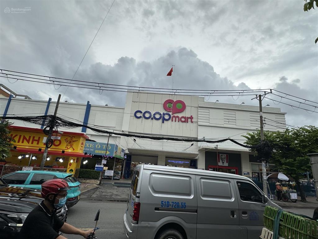 Cho thuê 31m mặt tiền lê văn việt, 2000m2, tổng dt sàn 3400m2