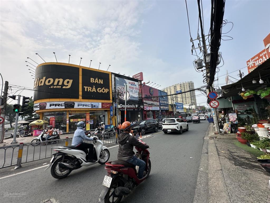 Cho thuê 13m mặt tiền trung tâm thị trấn cần giuộc, 700m2